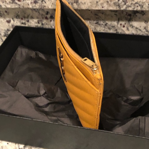 YSL yves saint laurent grain de poudre chevron bill pouche senape w/box. Yellow - Picture 7 of 12